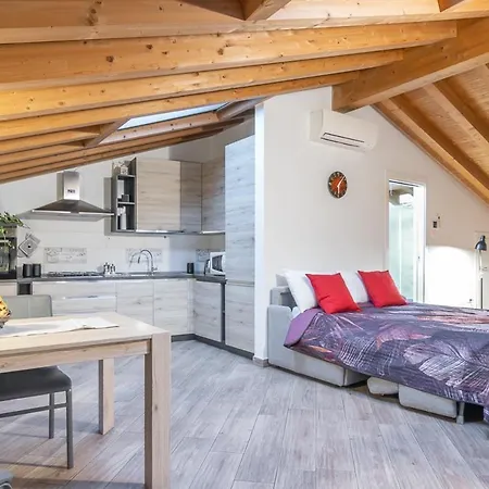 Mansarda Open Space Apartamento Cento (Emilia-Romagna)