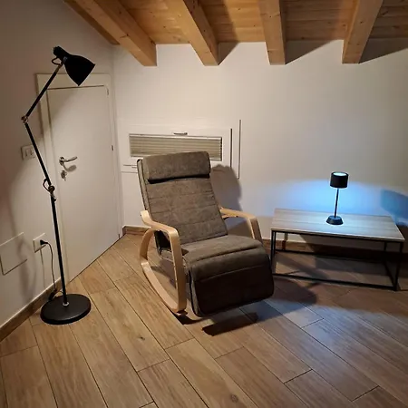 Apartamento Mansarda Open Space Cento (Emilia-Romagna)