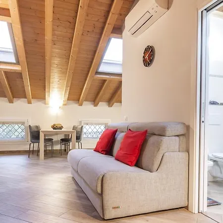 Mansarda Open Space Apartamento Cento (Emilia-Romagna)