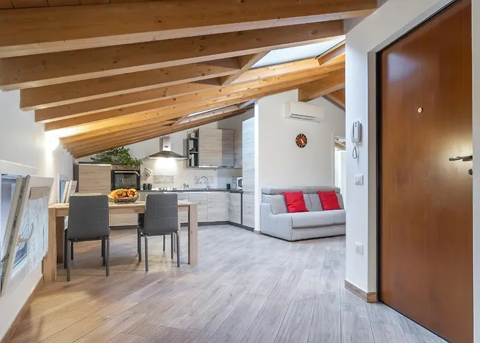 Mansarda Open Space チェント