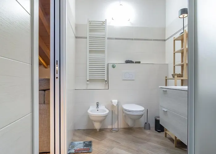 Mansarda Open Space アパート