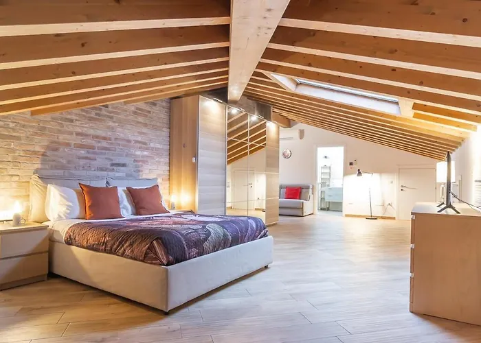 Mansarda Open Space Cento (Emilia-Romagna)